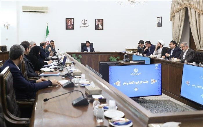 تاکید بر تداوم حمایت از تولید داخل و نظارت بر قیمت کاغذ در بازار