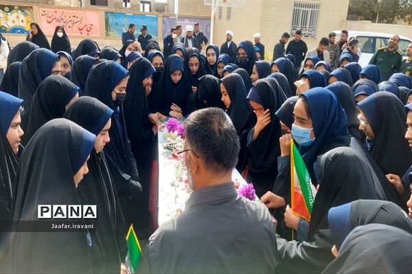 مراسم استقبال از شهید گمنام در شهرستان مروست