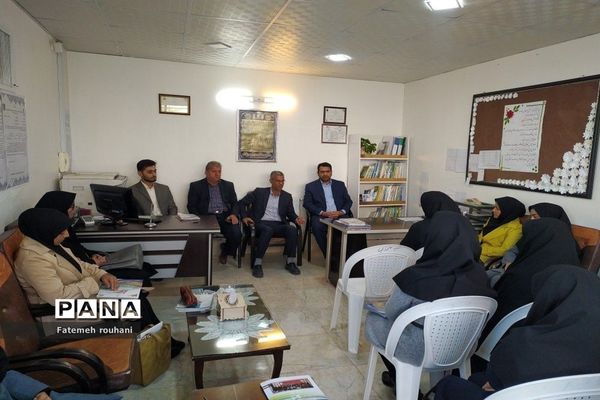 حضور مدیرآموزش و پرورش در مدارس غیردولتی