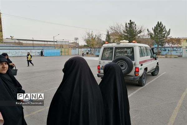 آیین  وداع با پیکر شهید گمنام در دبیرستان شهید عباسی ناحیه۷ مشهد