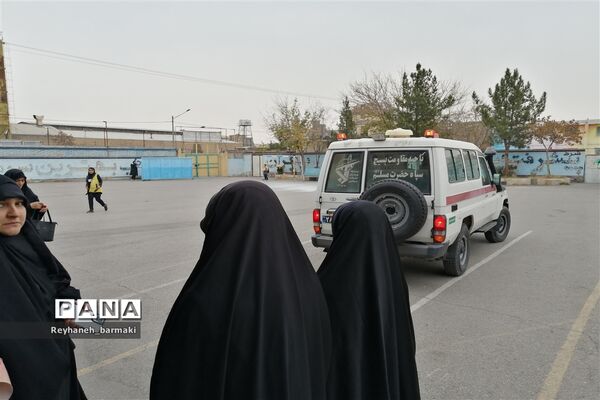 آیین  وداع با پیکر شهید گمنام در دبیرستان شهید عباسی ناحیه۷ مشهد