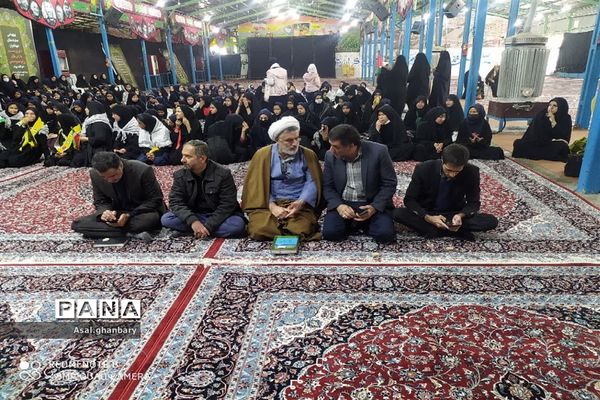 برگزاری نماز وحدت مدارس ناحیه ۴ در گلستان شهدا