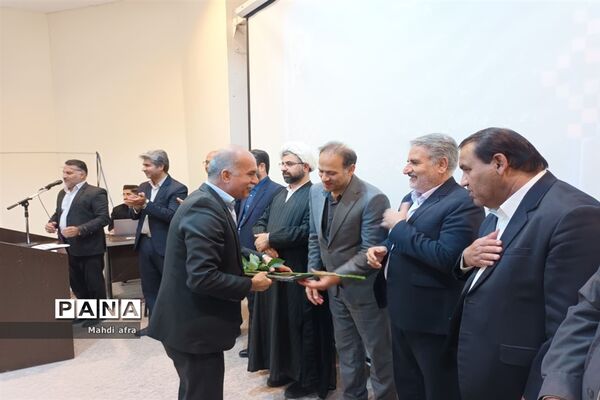 تجلیل از معلمان و دانش‌آموزان پژوهشگر شهرستان بهبهان