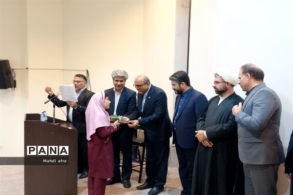 تجلیل از معلمان و دانش‌آموزان پژوهشگر شهرستان بهبهان