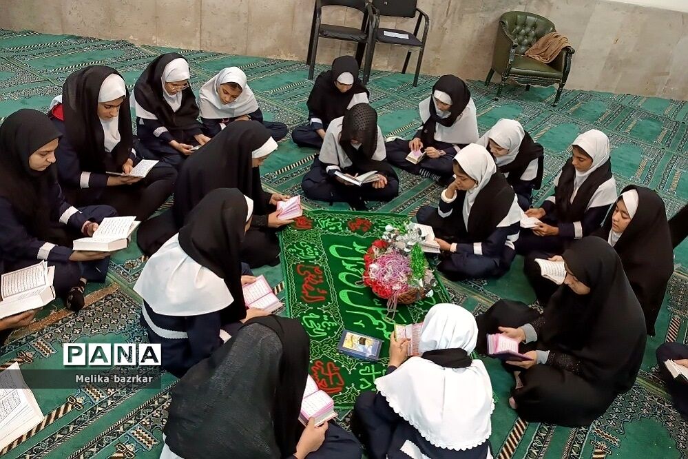 مراسم شهادت حضرت فاطمه (س) در مدارس دخترانه ناحیه دو ری