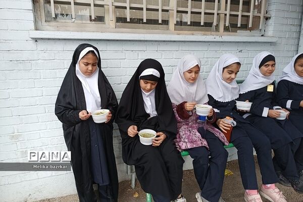 مراسم شهادت حضرت فاطمه (س) در مدارس دخترانه ناحیه دو ری
