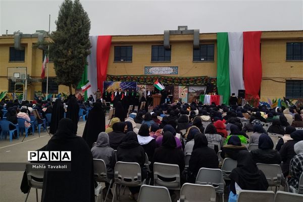 تشییع پیکر شهید گمنام در هنرستان فنی حرفه ای بدیع ناحیه یک مشهد