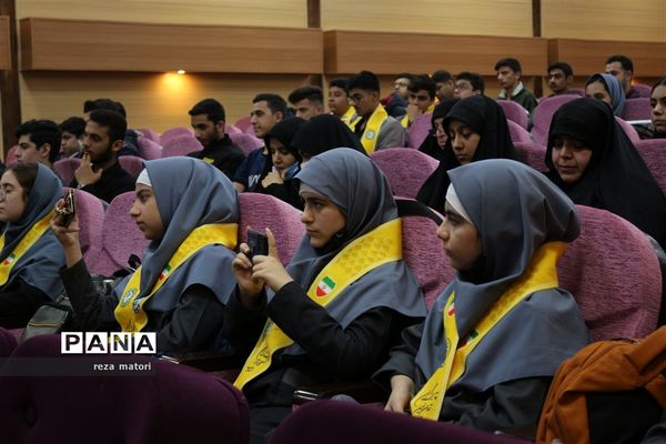 نشست نخبگان نوجوان خوزستان با معاون جوانان وزیر ورزش