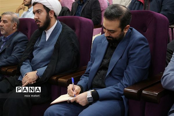 نشست نخبگان نوجوان خوزستان با معاون جوانان وزیر ورزش