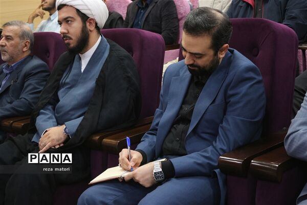 نشست نخبگان نوجوان خوزستان با معاون جوانان وزیر ورزش