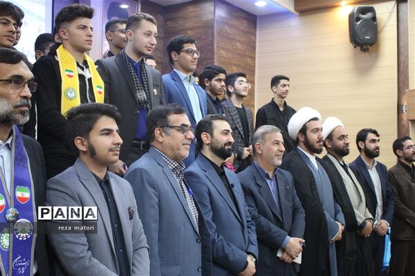 نشست نخبگان نوجوان خوزستان با معاون جوانان وزیر ورزش
