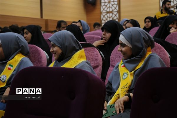 نشست نخبگان نوجوان خوزستان با معاون جوانان وزیر ورزش