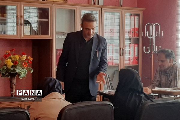 بازدید بازرسان ناحیه یک شهرری از اجرای طرح همتا در هنرستان شهید چمران پردیس