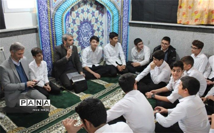 ایران برای مستغنی شدن، به دانش‌آموزان توانمند امروز و آینده‌سازان فردا نیازمند است