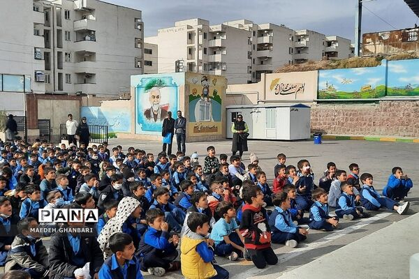 آموزش‌های حریق آتش در مدرسه سردار شهید  همدانی ۱ شهرستان پردیس