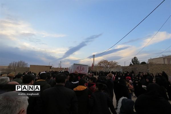 تشییع شهید گمنام در شهر درق