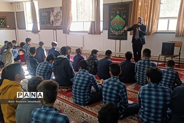 مراسم عزاداری شهادت حضرت فاطمه(س)‌ در دبیرستان استعدادهای درخشان شهید بهشتی رودهن