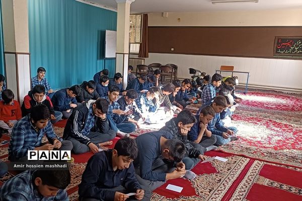 مراسم عزاداری شهادت حضرت فاطمه(س)‌ در دبیرستان استعدادهای درخشان شهید بهشتی رودهن