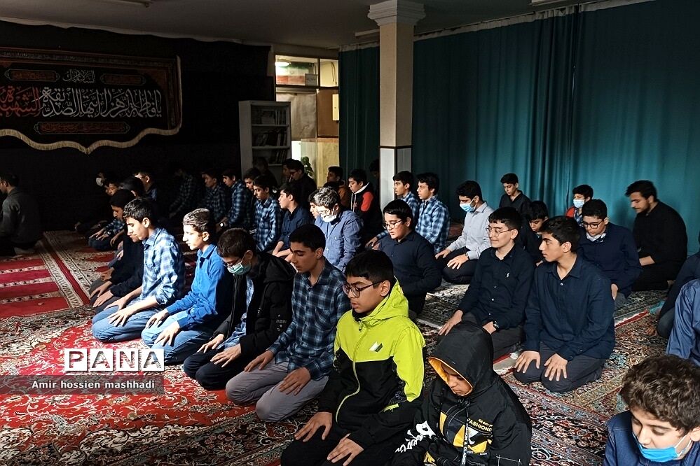 مراسم عزاداری شهادت حضرت فاطمه(س)‌ در دبیرستان استعدادهای درخشان شهید بهشتی رودهن