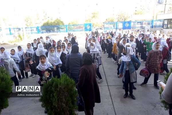 بازدید دانش‌آموزان مدرسه ظریف‌کارفرد از موزه تاریخ طبیعی