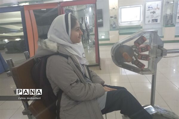 بازدید دانش‌آموزان مدرسه ظریف‌کارفرد از موزه تاریخ طبیعی