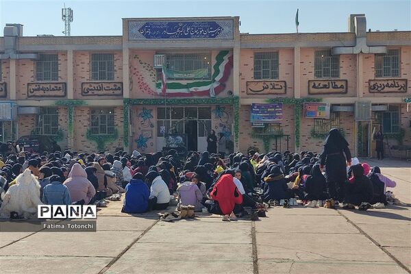 برگزاری مراسم شهادت حضرت زهرا(س) در دبیرستان دخترانه حاج علی اکبر گراشی شیراز