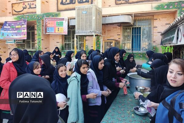 برگزاری مراسم شهادت حضرت زهرا(س) در دبیرستان دخترانه حاج علی اکبر گراشی شیراز