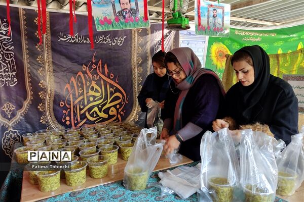 برگزاری مراسم شهادت حضرت زهرا(س) در دبیرستان دخترانه حاج علی اکبر گراشی شیراز