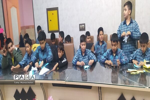 کارگاه ساخت  اوریگامی در هفته پژوهش در آموزشگاه علامه طباطبایی