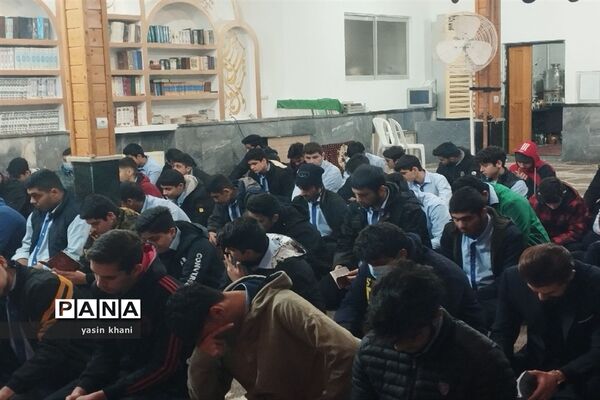 مراسم معنوی زیارت عاشورا در مسجد جامع سلمانشهر