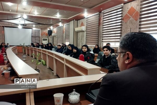 کارگروه نوجوانان کتابخوان اندیشه‌ورز
