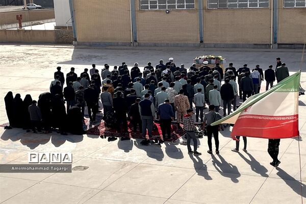مراسم استقبال از پیکر شهید گمنام در مدارس پسرانه سطح شهرستان مه ولات
