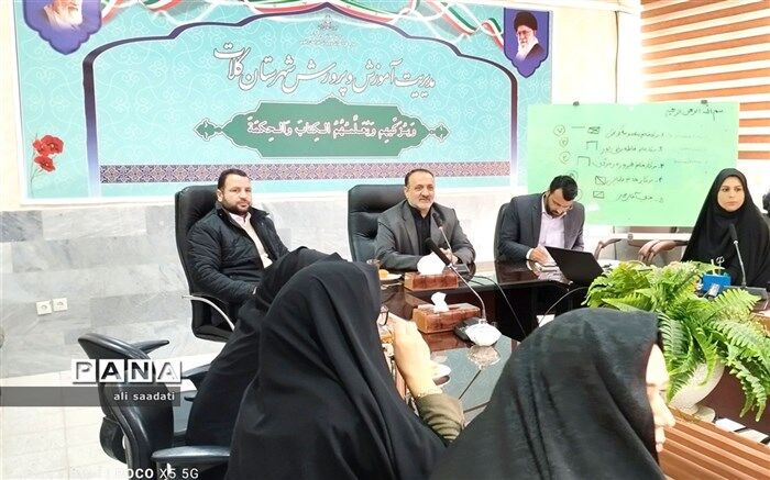 هدف عمده انجمن اولیا و مربیان همفکری، تلاش و همکاری برای بهبود پیشرفت دانش‌آموزان است