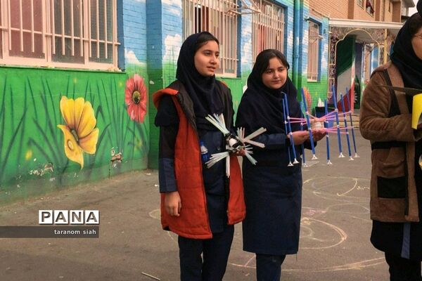 چالش نجات تخم مرغ درآموزشگاه حاج رحیم شعبانی ناحیه یک بهارستان
