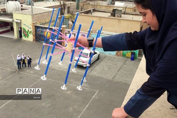 چالش نجات تخم مرغ درآموزشگاه حاج رحیم شعبانی ناحیه یک بهارستان