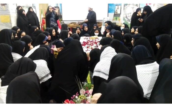گلباران شهید گمنام در دبیرستان نمونه دولتی حضرت معصومه(س) قم/ فیلم