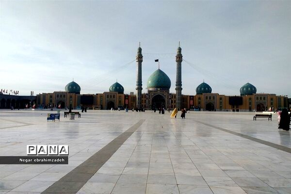 زیارت حرم حضرت معصومه(س) و مسجد جمکران توسط دانش‌آموزان شهرستان جاجرم