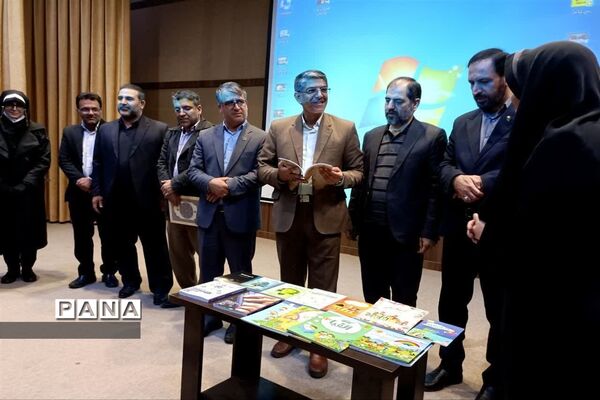 آیین تجلیل از پژوهشگران برتر و مدیران بازنشسته فرهنگی شهرستان قدس