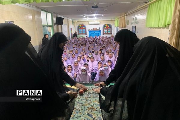 اجرای نمایش (عطر یاس) در دبستان دخترانه فرهنگ منطقه ۱۳