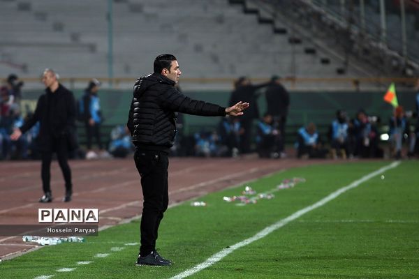 دیدار تیم‌های فوتبال استقلال و پرسپولیس