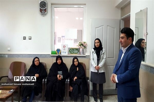 بازدید رئیس آموزش و پرورش استثنایی  از دبستان معرفت و مرکز جامع شهرستان صالح آباد