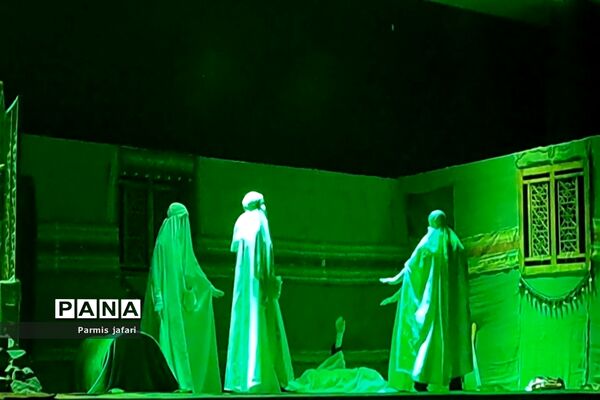 نمایش بانوی بی‌نشان در شهریار