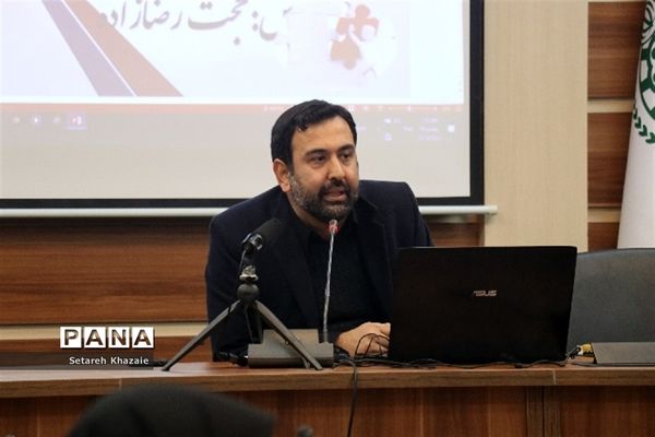 دوره تکمیلی تربیت تسهیل‌گر کتابخوانی نوجوان