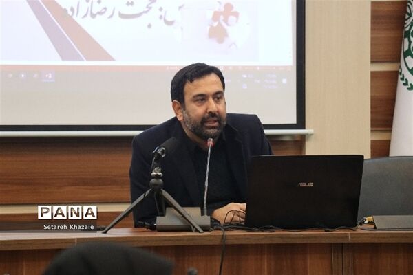 دوره تکمیلی تربیت تسهیل‌گر کتابخوانی نوجوان
