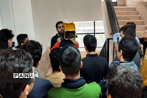 اردوی درون‌مدرسه‌ای در دبیرستان علامه حلی پرند