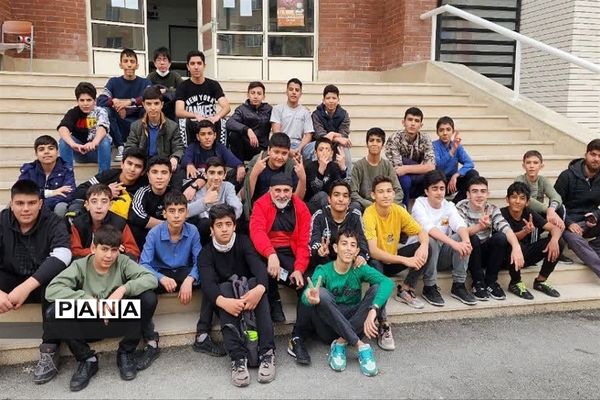 اردوی درون‌مدرسه‌ای در دبیرستان علامه حلی پرند