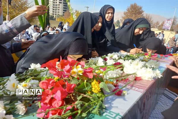 تشییع پیکر شهید گمنام در شیراز