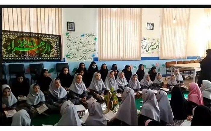 برگزاری محفل انس با قرآن دانش‌آموزی در کانون شهید مطهری زواره/فیلم