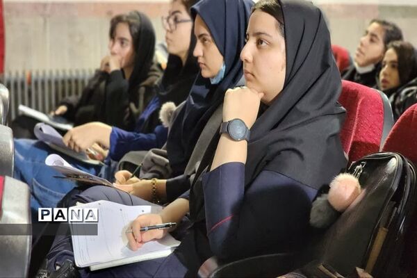 کلاس‌های کنکور رایگان در ناحیه یک بهارستان