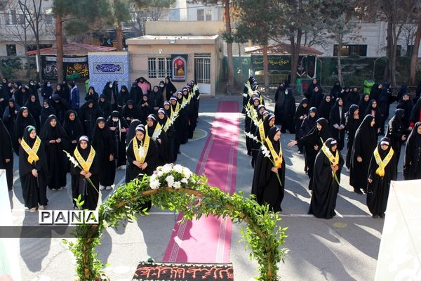 تشییع پیکر مطهر شهدای گمنام  در دبیرستان شاهد عفاف ناحیه ۳ کرج